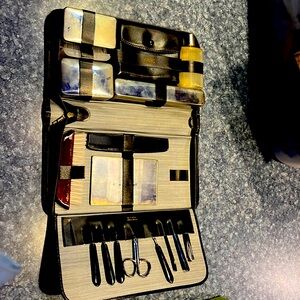 Vintage men's grooming kit -1950s??